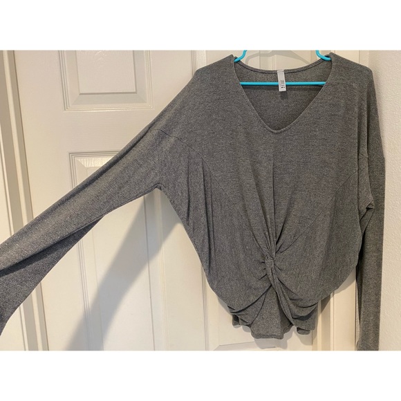 Jolie light heathered-grey top with front knot - Picture 3 of 8